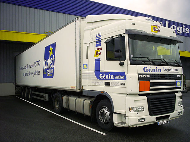 Camion blanc Génin Logistique